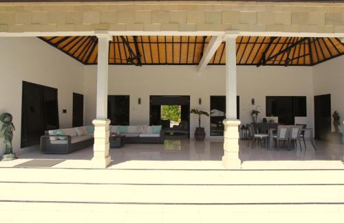 Kaliasem Villa | Villa Bayu Lovina 2bedroom villa, private pool