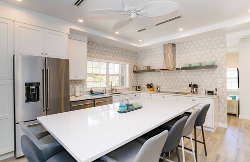 Rum Point Villa | Villa Bellagio-Beautiful Beachfront Beach Home in Cayman Kai with large pool