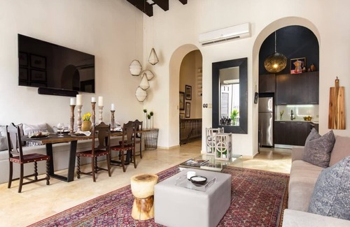 Mercado Apartment | Villa Blanca | Stylish Colonial in Best Location