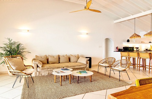Beacon Hill Villa | Villa Bonjour water front villa next to Maho