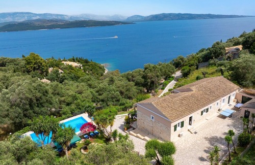 Agios Stefanos Villa | Villa Caribia by Villa Plus