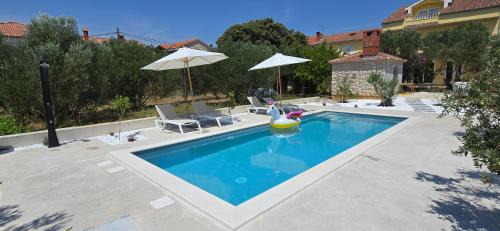Barbat na Rabu Apartment | Villa Castelana