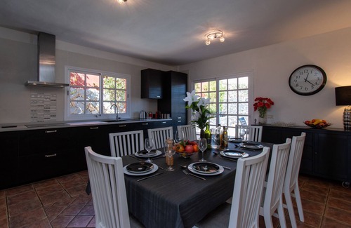 Buzanada Villa | Villa Consuelo. Attractive 5 Bedroom Villa. Private Heated Pool. BBQ.