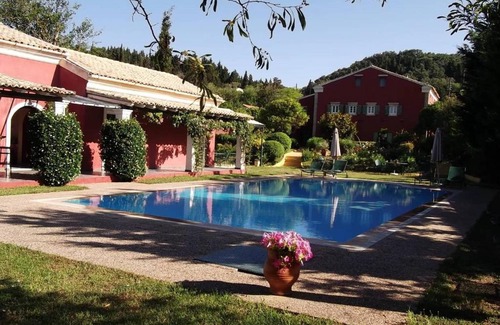 Peroulades Hotel | Villa De Loulia