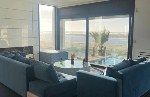 Harhoura Villa | villa de rêve front de mer avec piscine privé 3 chambres a coucher