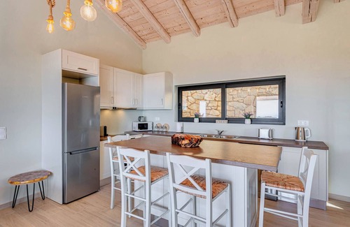 Petaleia Villa | Villa Deos by Elayan Villas - 3 bedrooms and private pool