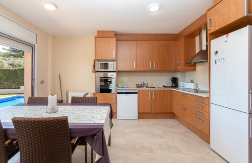 Calonge Villa | Villa "Elodia" with Garden, Terrace, Pool & Wi-Fi