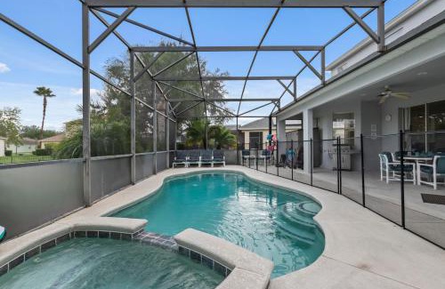 Haines City Villa | Villa Eman 5bed 4bath with Private pool& Hot Tub close 2 Disney & Legoland