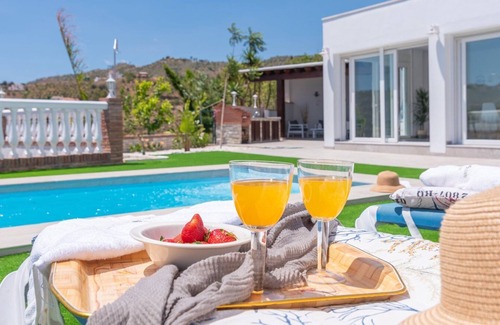 Archez Villa | Villa Entremontañas Árchez by Ruralidays