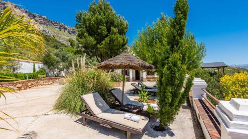 Antequera Villa | Villa Las Gayumbas Villanueva de la Concepcion by Ruralidays