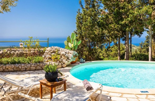 Vlachopoulatika Villa | Villa Gallini - One Bedroom Villa, Sleeps 3