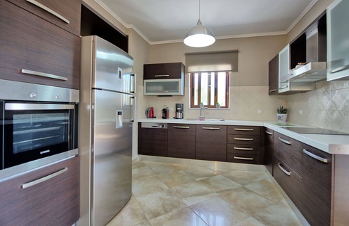 Kalyves Villa | Villa Kostantina - Holiday villa with private pool 2km from the sea in Crete, Greece