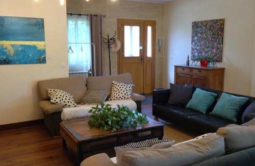 Collias House | Villa La Charmeuse Fleurie
