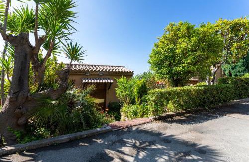 La Trinite Villa | VILLA LA PETITE RESERVE VI4416 By Riviera Holiday