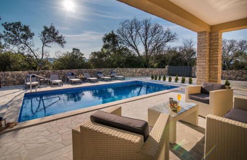 Pinezici Villa | Villa LAURA