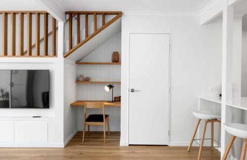 Sunshine Beach Apartment | Villa Le Miramar ~ Beautiful Pooch Friendly Home