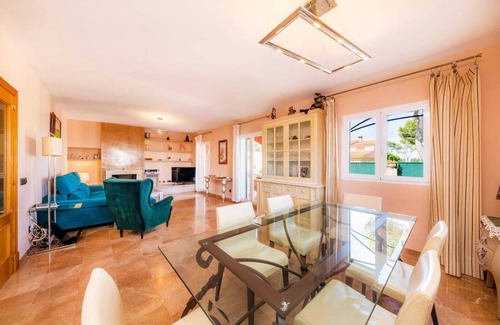Tolleric House | Villa Malen's A place to rest and Discover