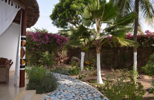 Mbour House | Villa Mandel Nafio, Haus mit Garten nahe dem Atlantik