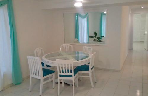 Downtown Cancun Apartment | Villa Marina