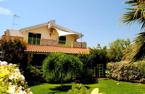 Fontane Bianche Apartment | Villa Mede with swimming pool for exclusive use