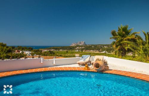Paichi Villa | Villa Mistral by Abahana Villas