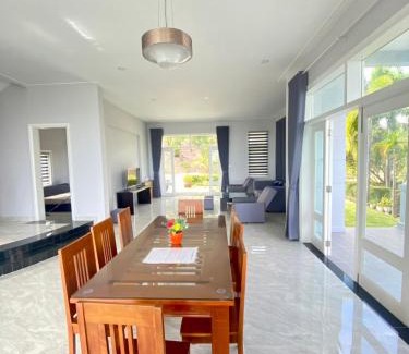 Phu Hai Beach Villa | Villa Mui Ne Sealinks City