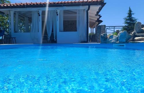 Gabonjin Villa | Villa Nana with a swimming pool