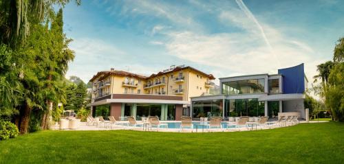 Riva del Garda Hotel | Villa Nicolli Romantic Spa Resort - Adults Only