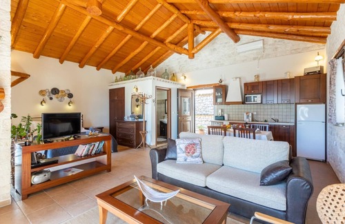 Ieromonachos Villa | Villa Nionios - One Bedroom Villa, Sleeps 3