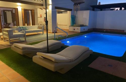 Caserio Los Tarquinos Villa | Villa para disfrutar en el Valle Golf Resort