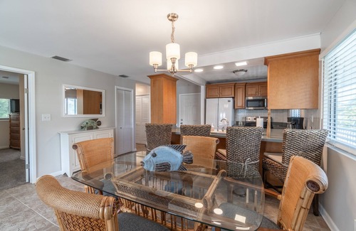 Breezeswept Beach Estates House | Villa Paradise | 4 bed/2 bath canalfront home on Ramrod Key