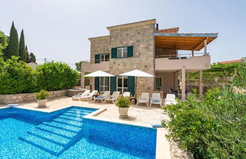 Gromaca Villa | Villa Petmat - with private pool and 6 bedrooms
