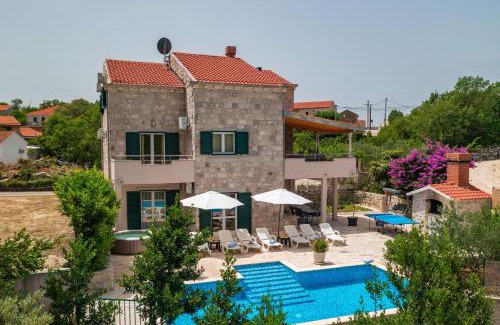 Gromaca Villa | Villa Petmat - with private pool and 6 bedrooms