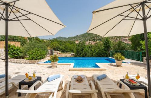 Gromaca Villa | Villa Petmat - with private pool and 6 bedrooms