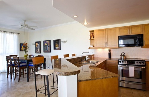 Grace Bay Condo | Villa Renaissance 201: 2nd Floor, 3 Bedrooms, 3 Bathrooms, Ocean Front Villa