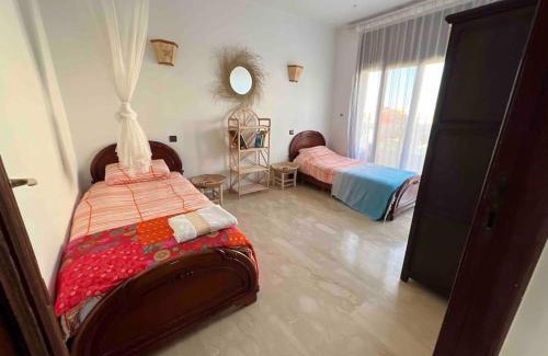 Harhoura Villa | Villa Taroub avec piscine et vue sur mer