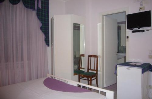 Neviano Apartment | Villa Vacanze Paradiso - Oasi di Tranquillità con Piscina e Giardino a 10 min dal mare