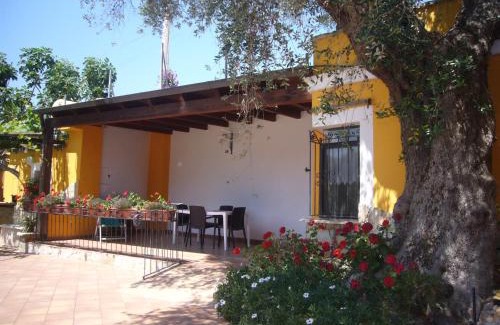 Neviano Apartment | Villa Vacanze Paradiso - Oasi di Tranquillità con Piscina e Giardino a 10 min dal mare