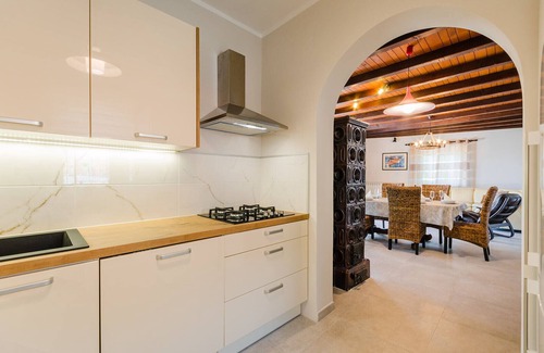 Bribir Cabin | VILLA VALENTINA -Luxury Stay for 8+1 Guests with XXL Pool&Whirlpool