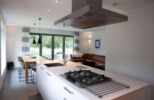 Sint Maartenszee House | Villa Veranda 6-8 persons. Family home close to the sea