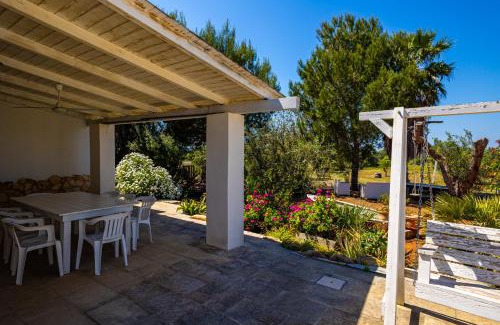 Torre Suda Villa | Villa verde vista mare Torre Suda by cute home