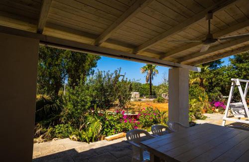 Torre Suda Villa | Villa verde vista mare Torre Suda by cute home