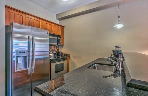 Olympic Valley Condo | Village at Palisades Tahoe - 1BR/Sleeps 4 - Ski-in/Ski-out, Top Floor, End Unit