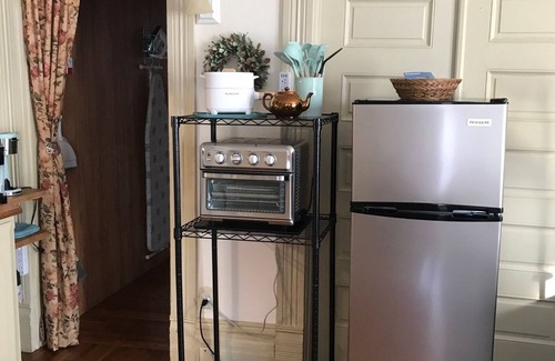 Columbia Bed & Breakfast | VINTAGE-INSPIRED, 2-BEDROOM SUITE IN EAST CAMPUS NEIGHBORHOOD