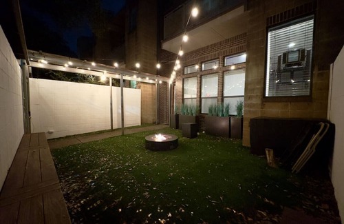 Deep Ellum House | Vintage Modern Luxury-Deep Ellum-Fair Park