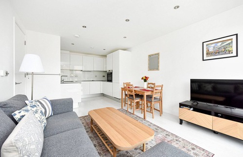 Cathedrals Apartment | Vintry Court Pro-Managed