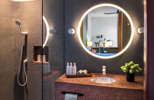 Downtown Siem Reap Hotel | Viroth's Villa