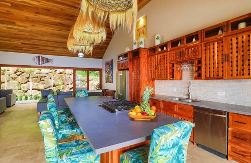 Dominical House | Vista Sirena: Expansive Ocean View 4 bedroom/4.5 bath home above Dominical