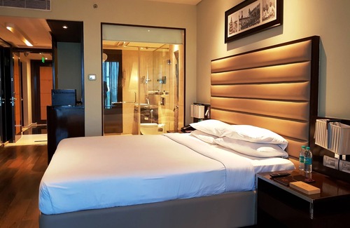 Begumpet Resort | Vivanta Hyderabad, Begumpet