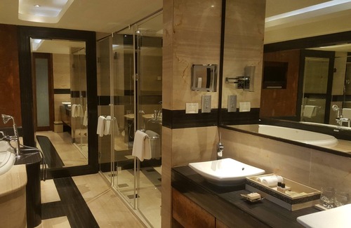 Begumpet Resort | Vivanta Hyderabad, Begumpet